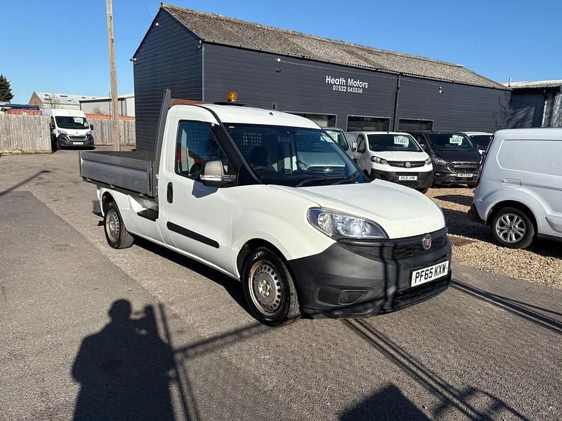 White Used 2016 Fiat Doblò MPV | £6,995 (A bit pricey) - Image 1/4