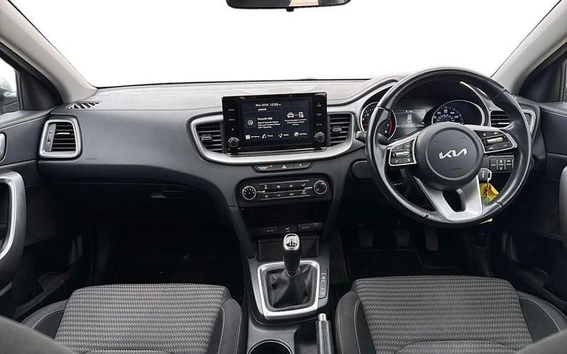 Used Kia Ceed 120 HP (88 kW) 2021 Silver Hatchback