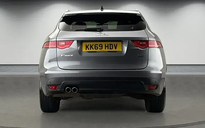 Used Jaguar F-Pace R-Sport 180 HP (132 kW) 2019 Eiger grey SUV