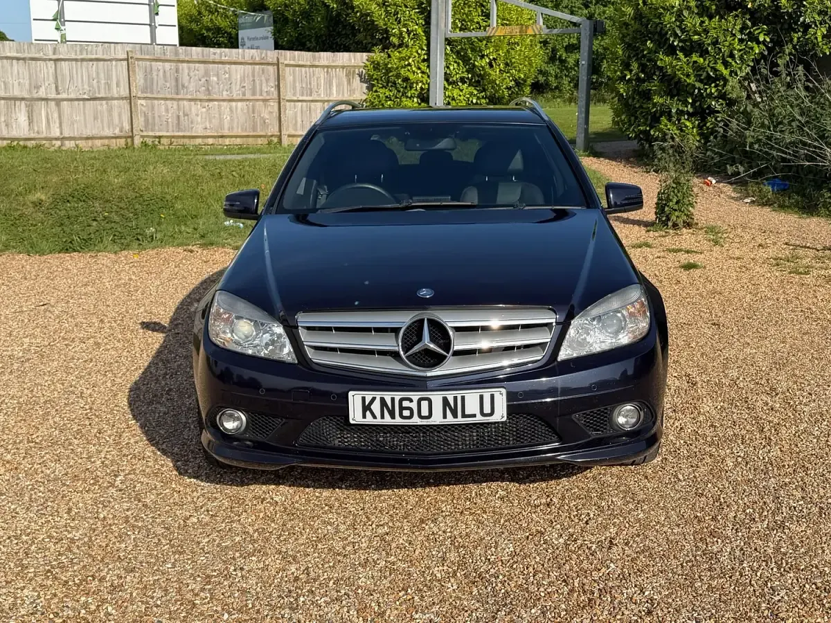 Used Mercedes C250 Elegance 204 HP (150 kW) 2010 Blue Estate