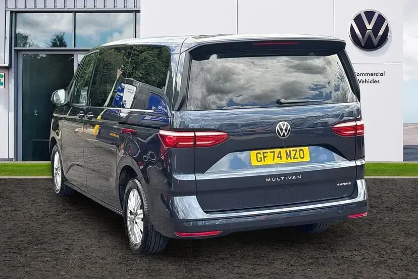 Used VW Multivan Life 218 HP (160 kW) 2024 Blue MPV