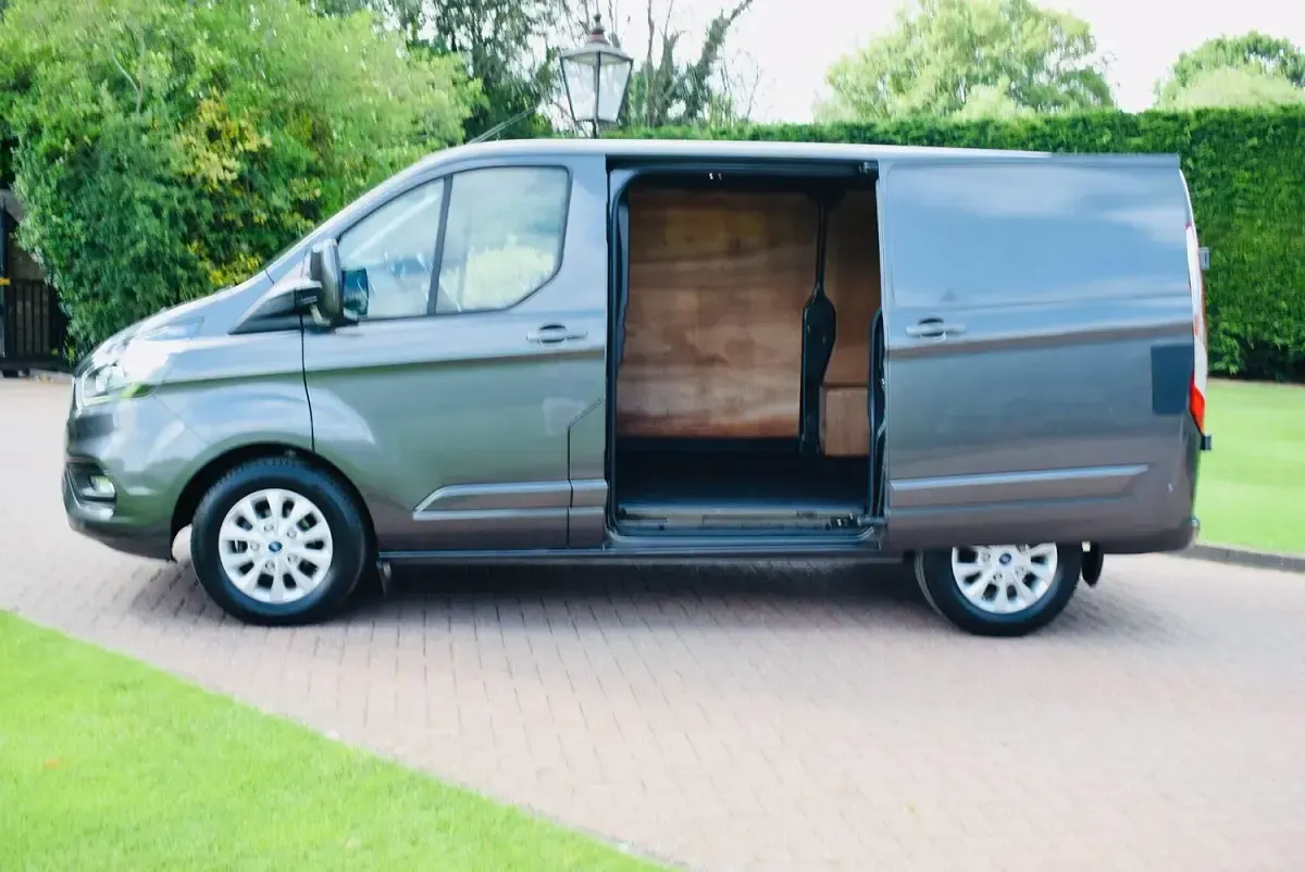 Used Ford Transit Custom Limited 130 HP (95 kW) 2023 Grey Van