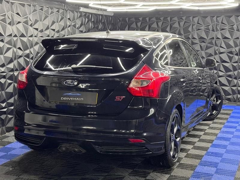Used Ford Focus ST 250 HP (183 kW) 2014 Black Hatchback