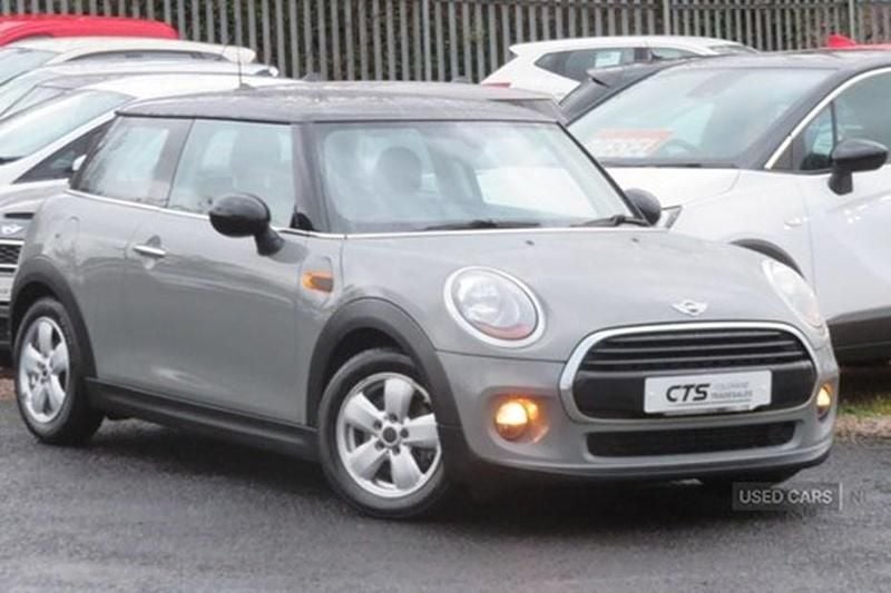 Grey Used 2017 Mini Cooper D Hatch Hatchback | £6,875 (Fair price) - Image 1/1