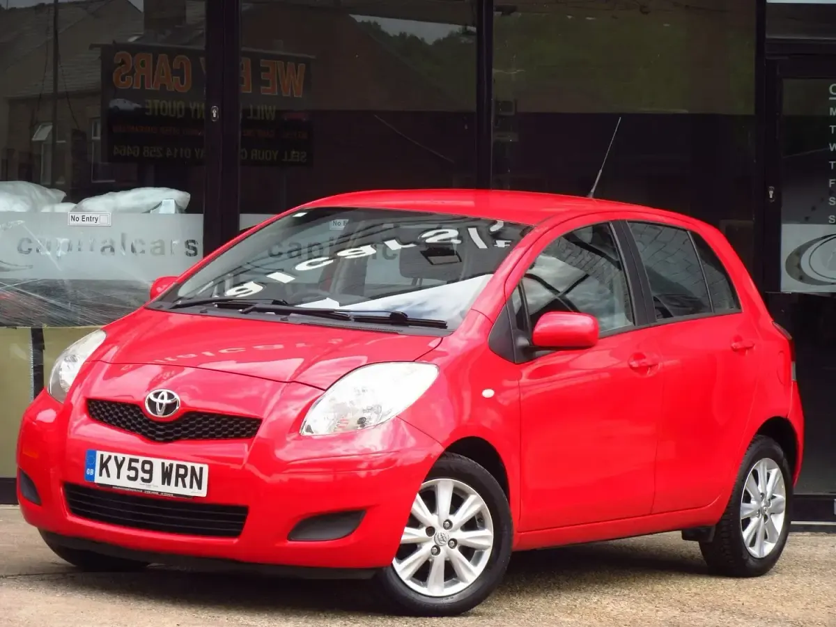 Used Toyota Yaris 101 HP (74 kW) 2009 Red Hatchback