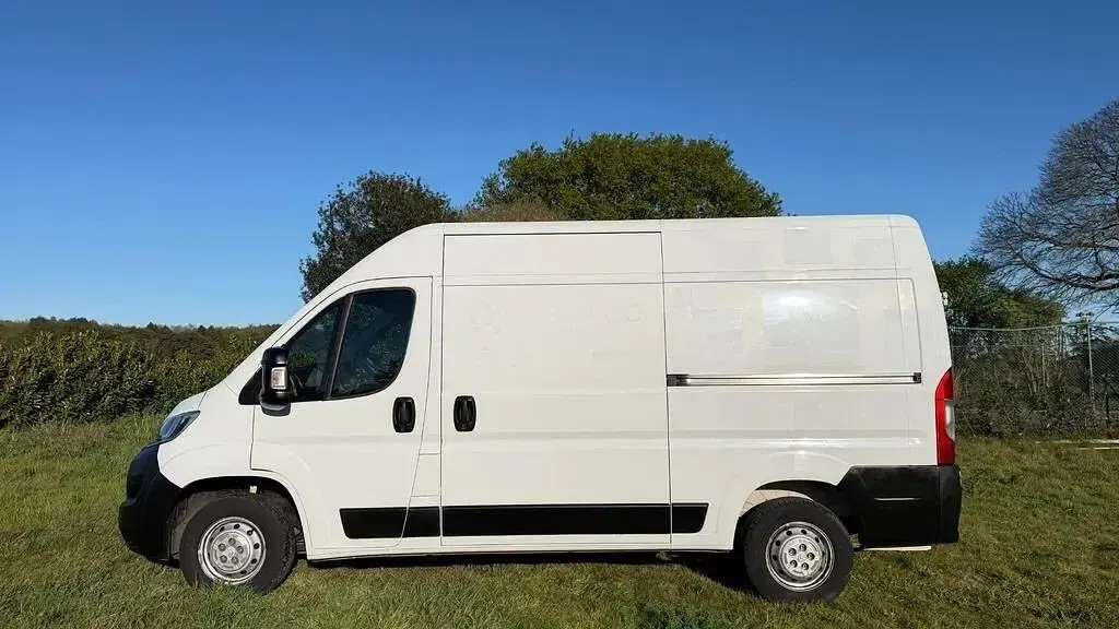 Usado Citroën Relay 140 CV (102 kW) 2021 Blanco Van