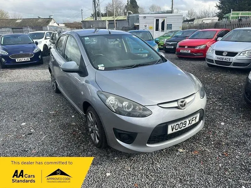 Used Mazda 2 84 HP (61 kW) 2009 Silver Hatchback