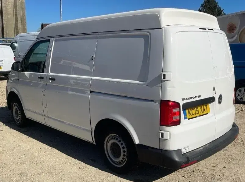 Second-hand VW Transporter Startline 150 CP (110 kW) 2019 Alb Van