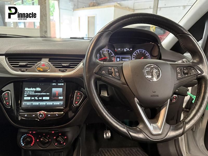 Used Vauxhall Corsa 90 HP (66 kW) 2016 White Hatchback