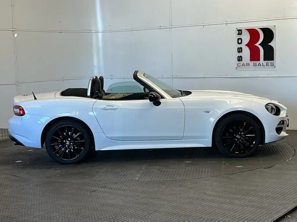 Usado Fiat 124 Spider Lusso Plus 140 HP (102 kW) 2016 Branco Cabrios