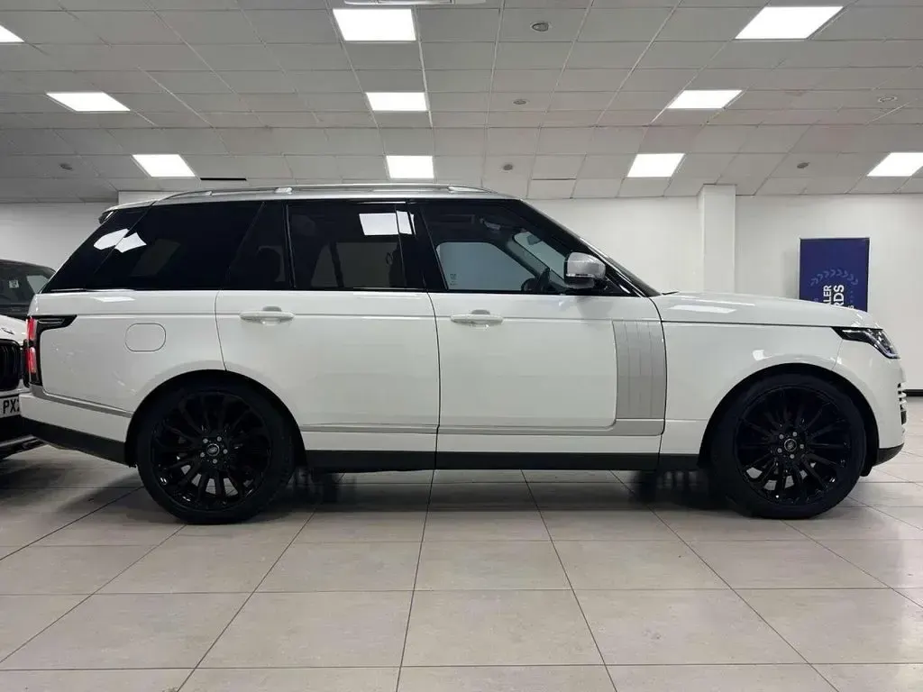 Used Land Rover Range Rover Vogue 306 HP (225 kW) 2018 White SUV