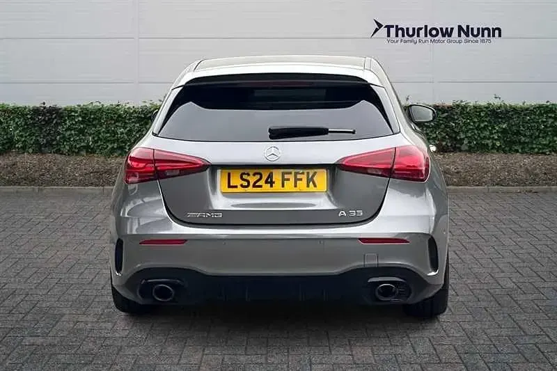 Usado Mercedes A35 AMG Premium 320 HP (235 kW) 2024 Cinzento Citadino