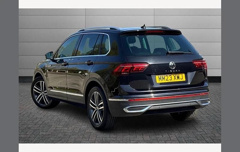 Używany VW Tiguan Elegance 150 KM (110 kW) 2023 Czarny SUV