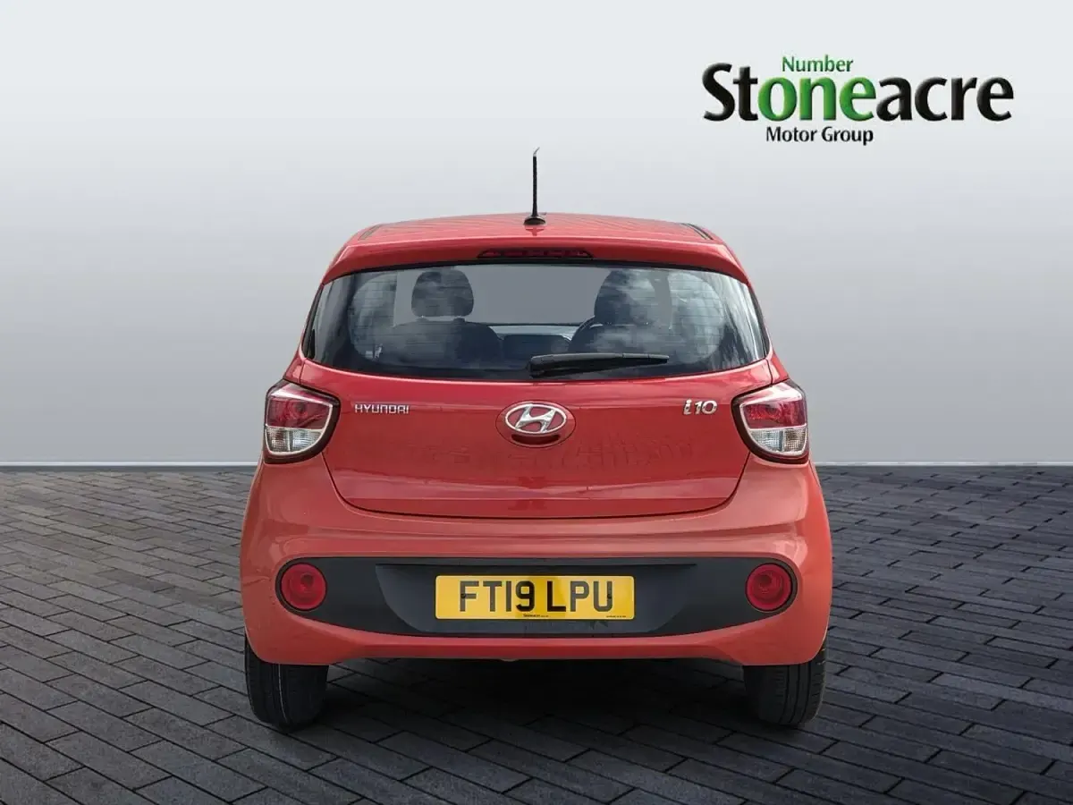 Used Hyundai i10 SE 66 HP (48 kW) 2019 Red Hatchback