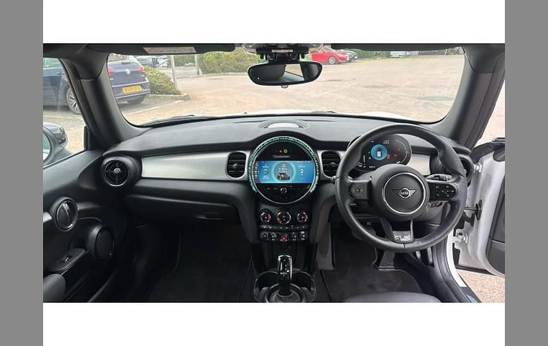 Used Mini Cooper Exclusive 136 HP (100 kW) 2023 White Hatchback