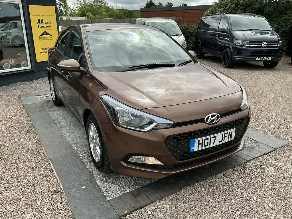 Used Hyundai i20 SE 84 HP (61 kW) 2017 Brown Hatchback