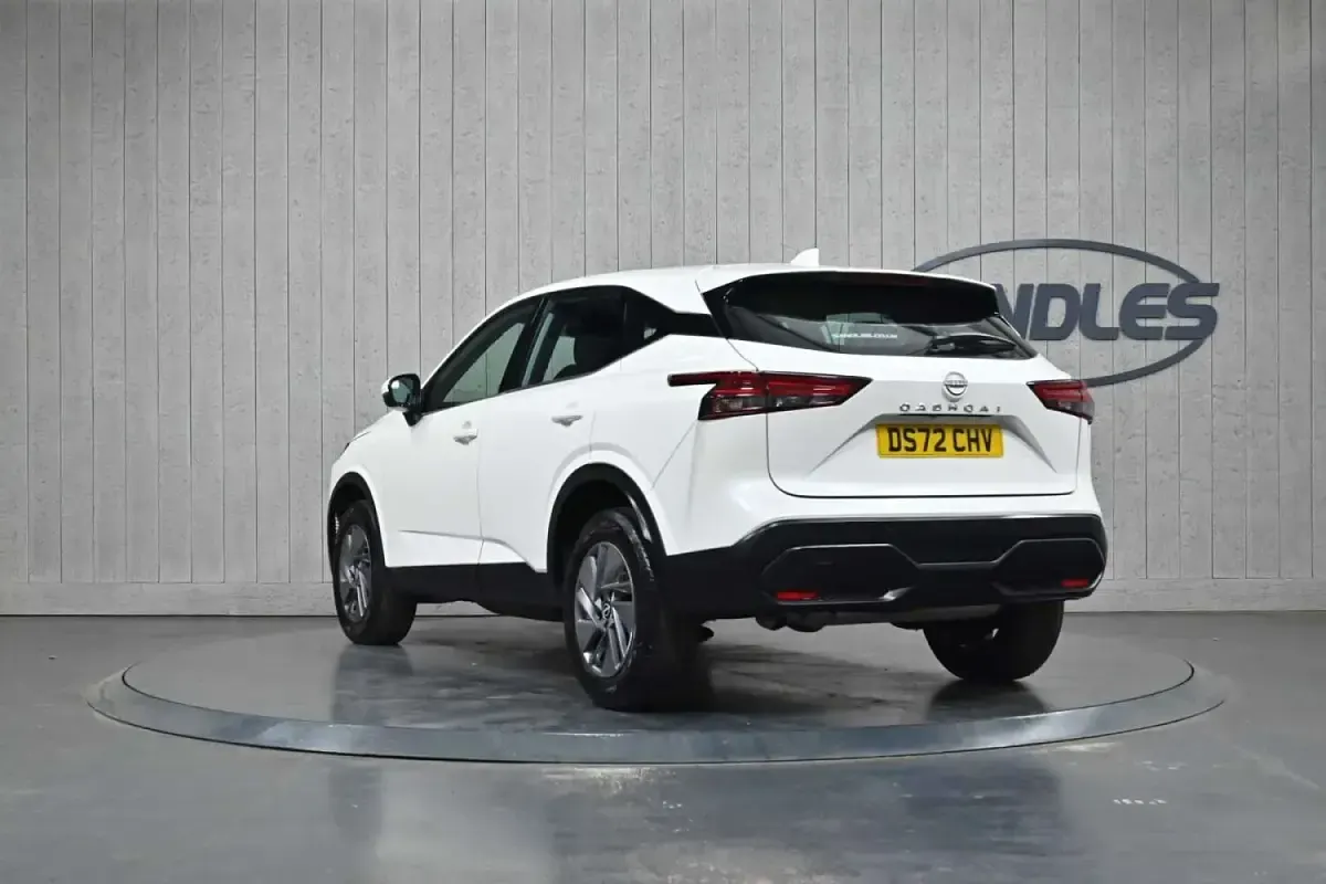 Used Nissan Qashqai Acenta Premium 2022 White SUV