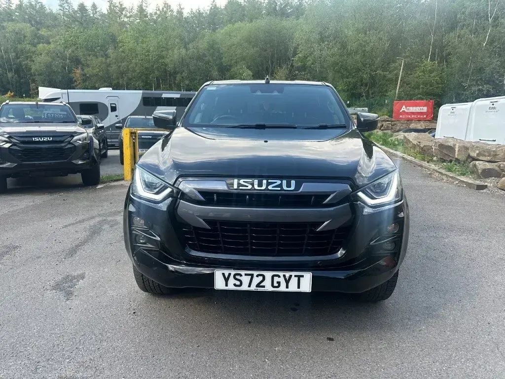 Used Isuzu D-Max 163 HP (119 kW) 2022 Black Pickup