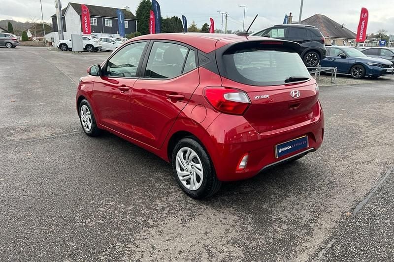 Used Hyundai i10 SE 67 HP (49 kW) 2022 Red Hatchback