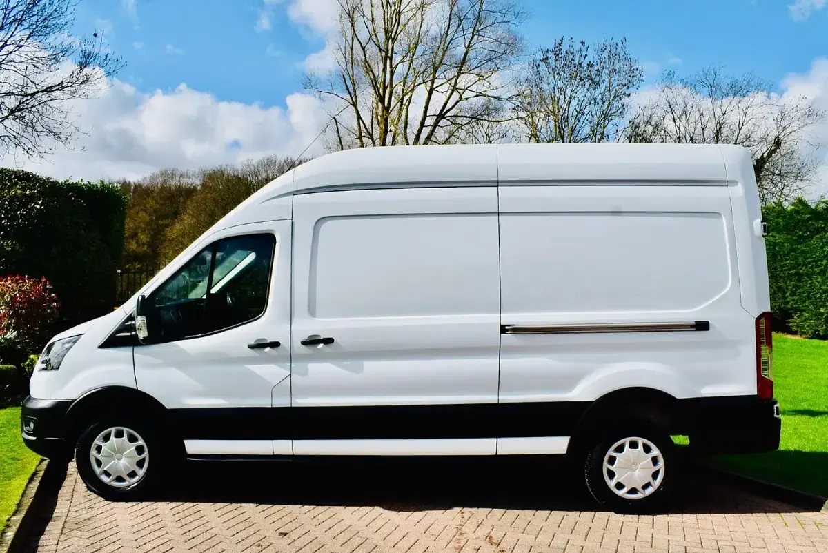 Used Ford Transit Trend 130 HP (95 kW) 2023 White Van