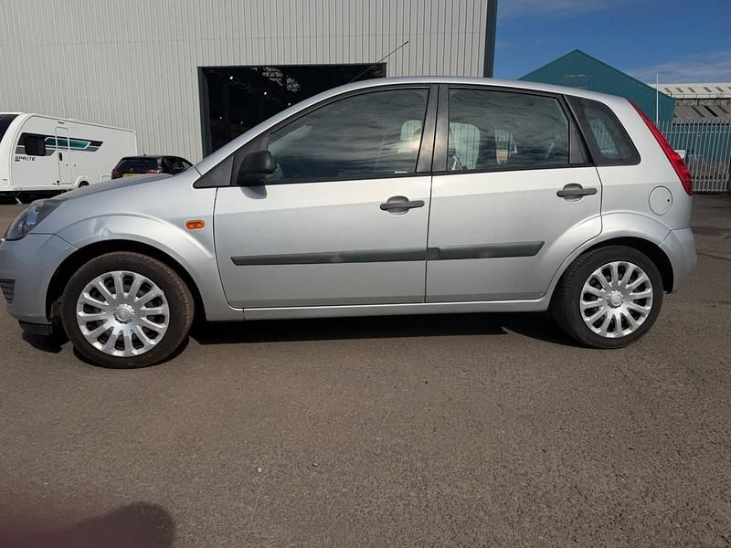 Used Ford Fiesta Style 2006 Silver Hatchback