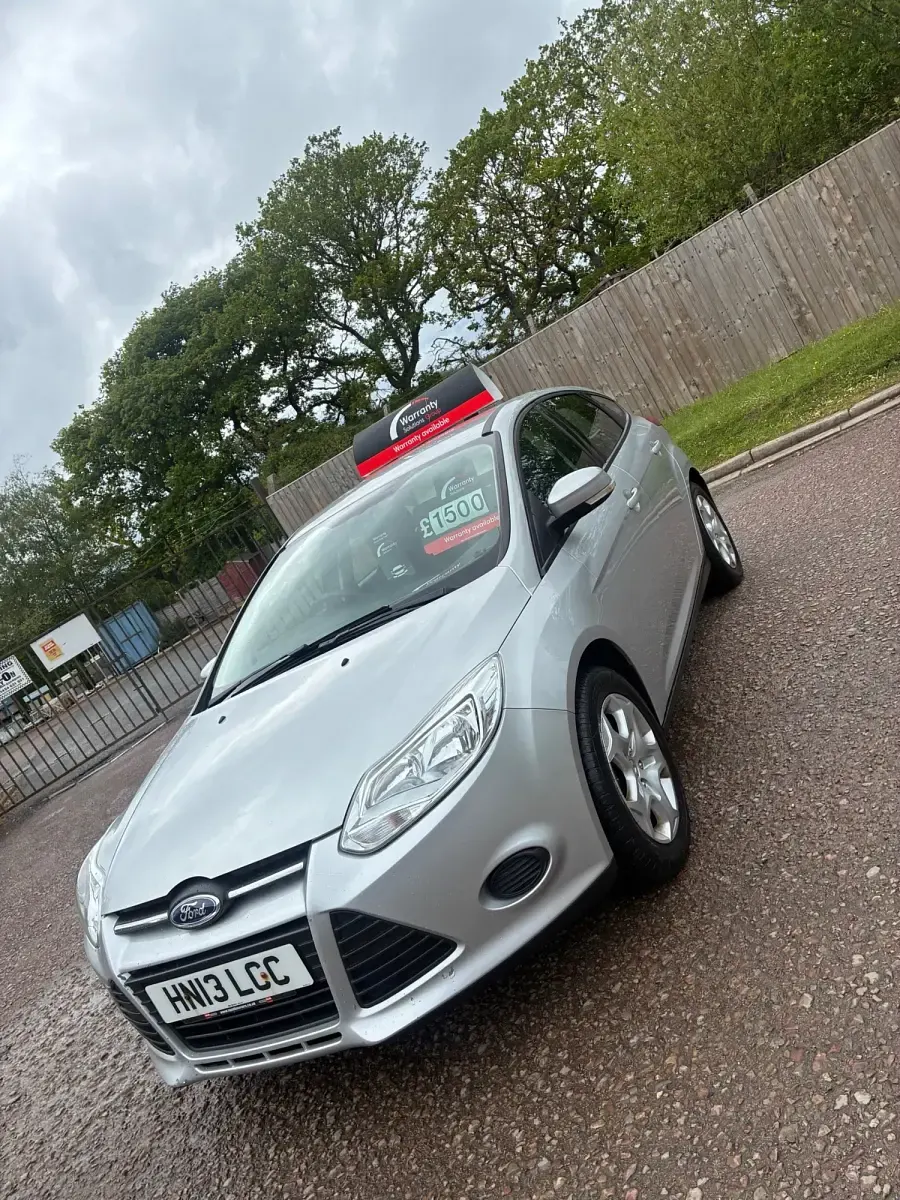 Begagnad Ford Focus 2013 Silver Halvkombi