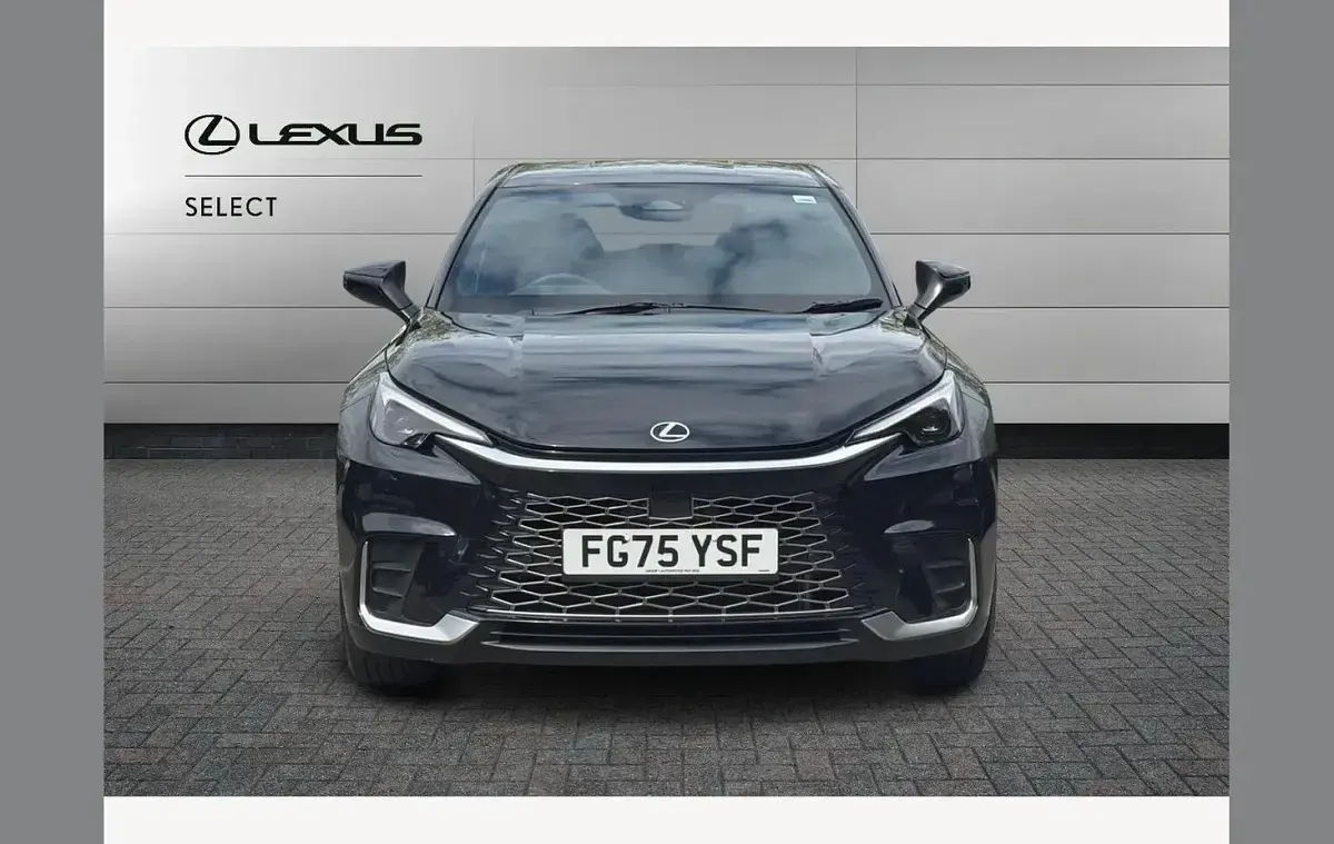 Używany Lexus LBX 136 KM (100 kW) 2025 Czerwony SUV