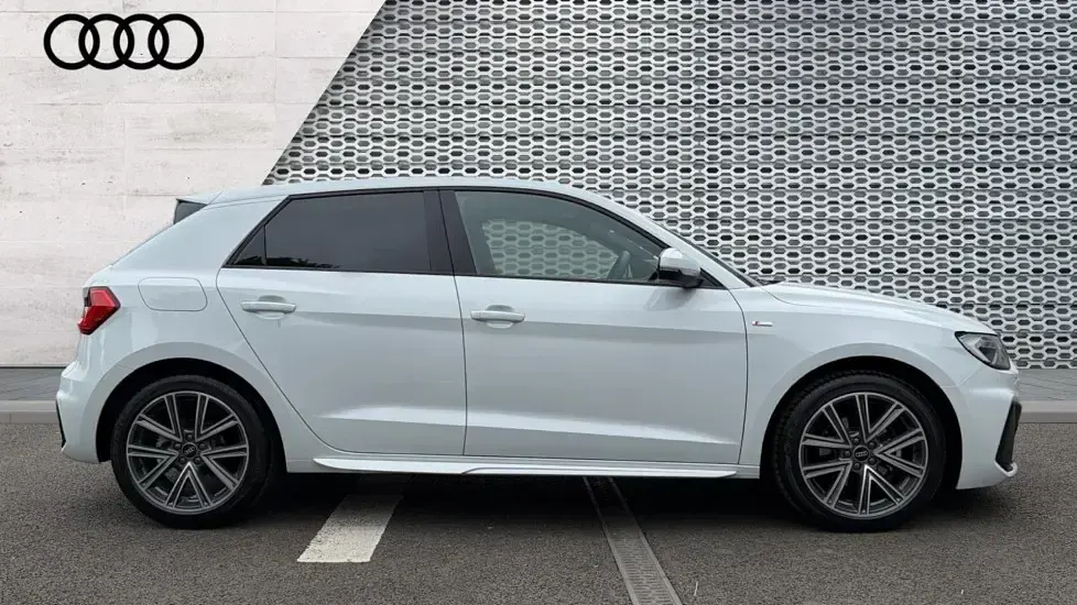 Used Audi A1 S-Line 150 HP (110 kW) 2026 White SUV