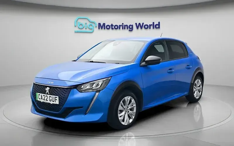 Used Peugeot e-208 Allure Premium 100 kW (136 HP) 2022 Blue Hatchback