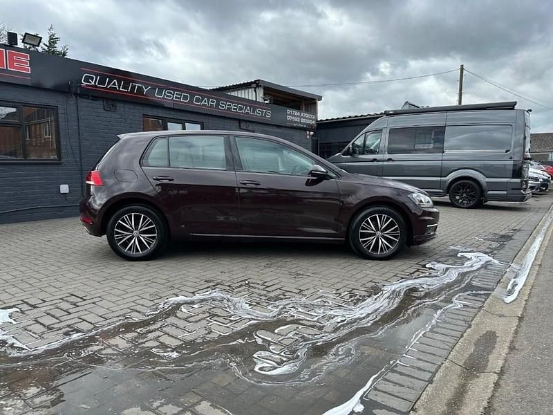 Used VW Golf VII SE 125 HP (91 kW) 2017 Black Hatchback