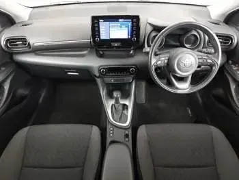 Used Toyota Yaris Hybrid Design 116 HP (85 kW) 2023 White Hatchback