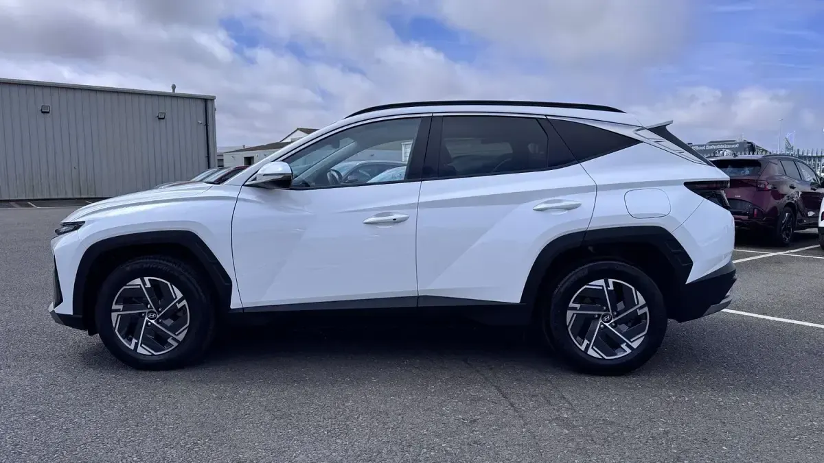 Used Hyundai Tucson Advanced 157 HP (115 kW) 2024 White SUV