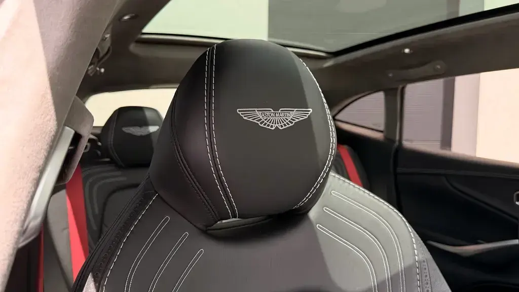 Used Aston Martin DBX 550 HP (404 kW) 2021 Black SUV
