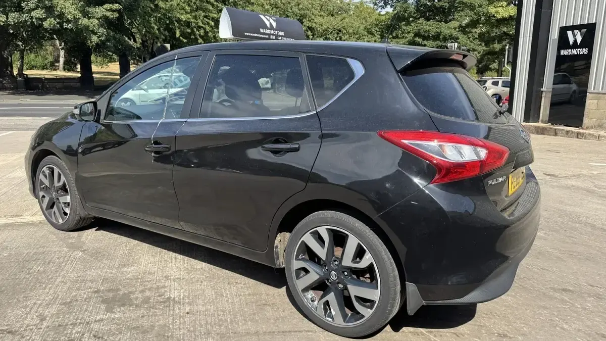 Used Nissan Pulsar Tekna 2016 Black Hatchback