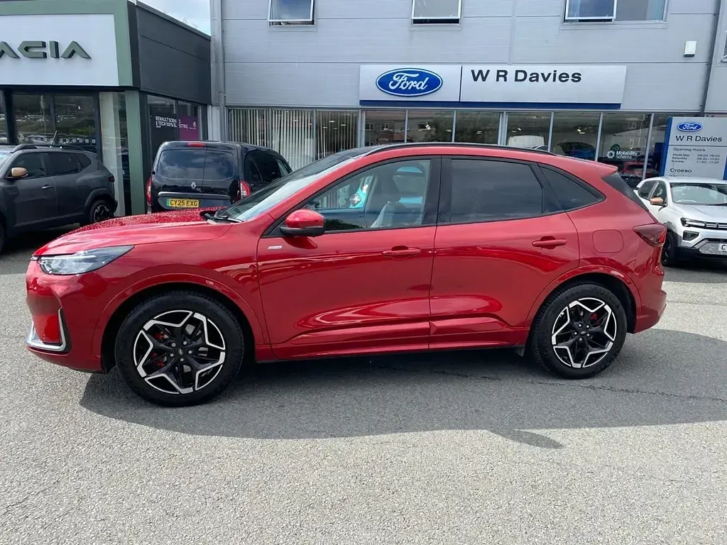 Used Ford Kuga ST-Line X 180 HP (132 kW) 2024 Red SUV