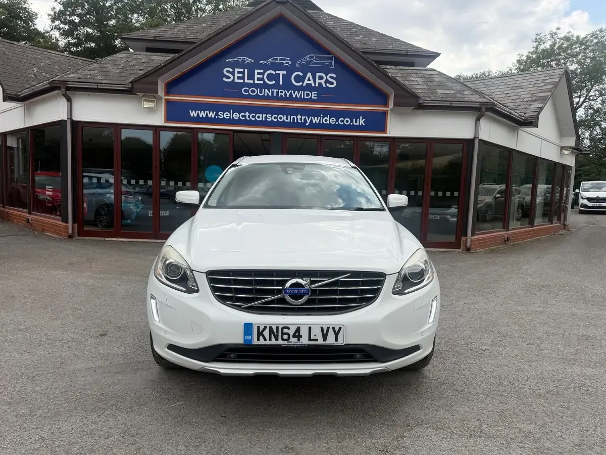 Used Volvo XC60 SE Lux 215 HP (158 kW) 2014 White SUV