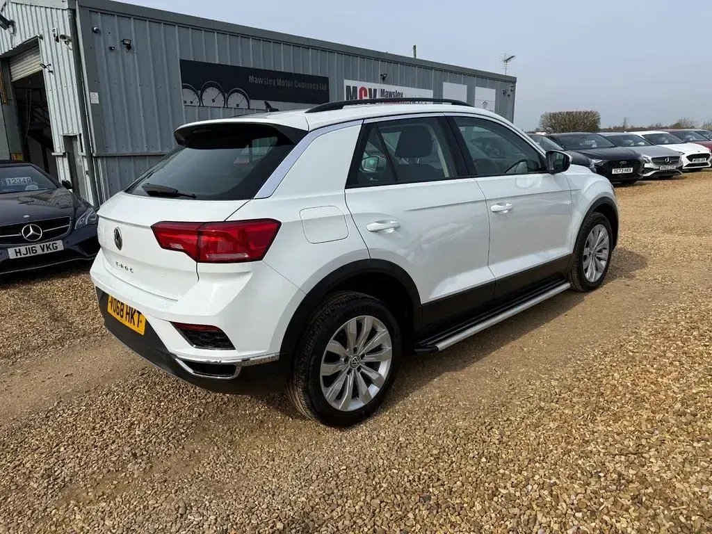 Used VW T-Roc SE 115 HP (84 kW) 2018 White SUV