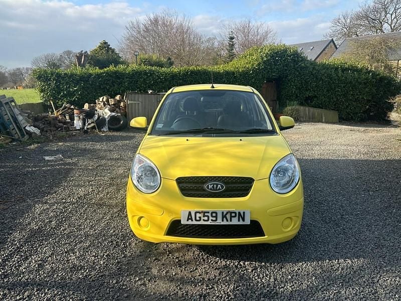Used Kia Picanto 64 HP (47 kW) 2010 Yellow Hatchback