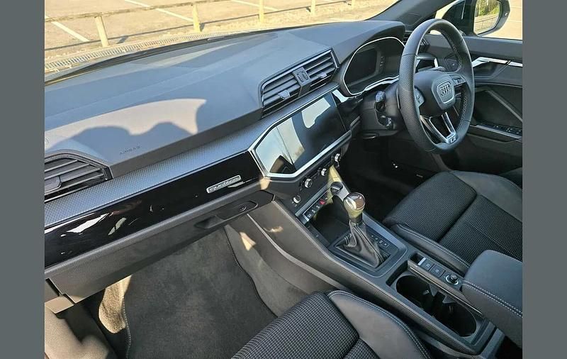 Used Audi Q3 Black Edition 187 HP (137 kW) 2023 Blue SUV