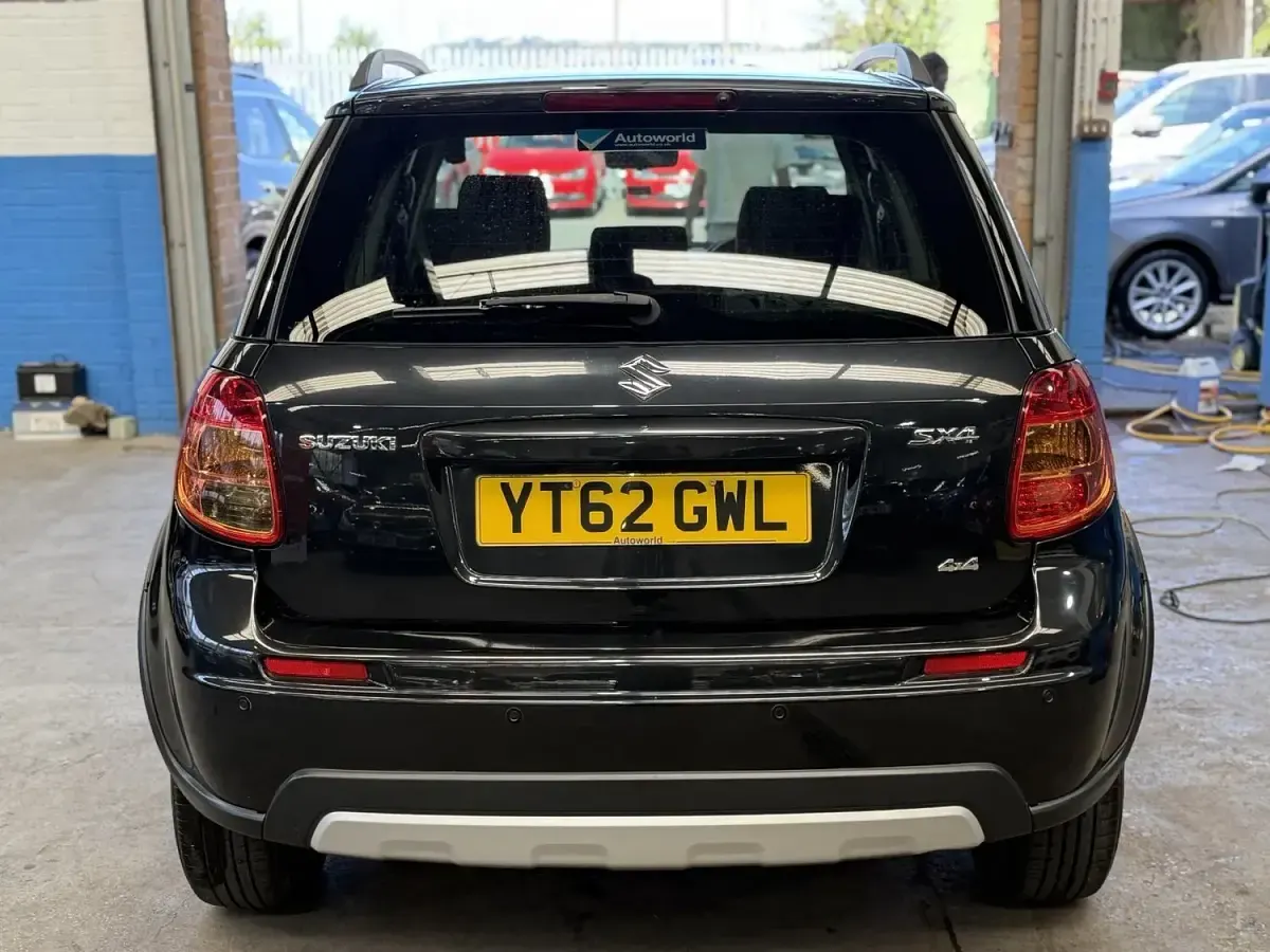 Used Suzuki SX4 SZ5 120 HP (88 kW) 2012 Black Hatchback