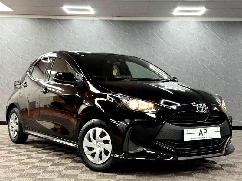 Black Used 2025 Toyota Yaris Hatchback | £14,990 - Image 1/4