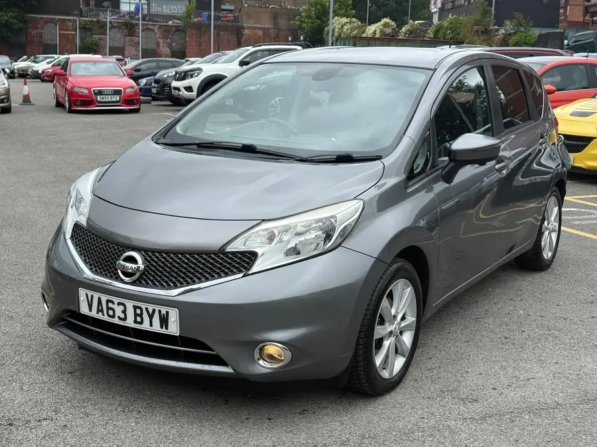 Used Nissan Note Tekna 90 HP (66 kW) 2014 Grey Hatchback