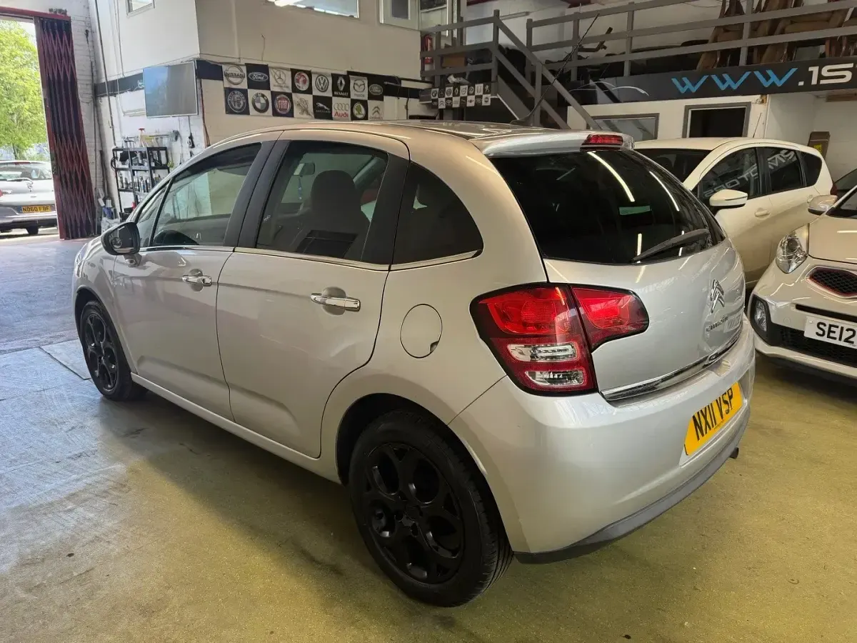 Używany Citroën C3 68 KM (50 kW) 2011 Srebrny Hatchback
