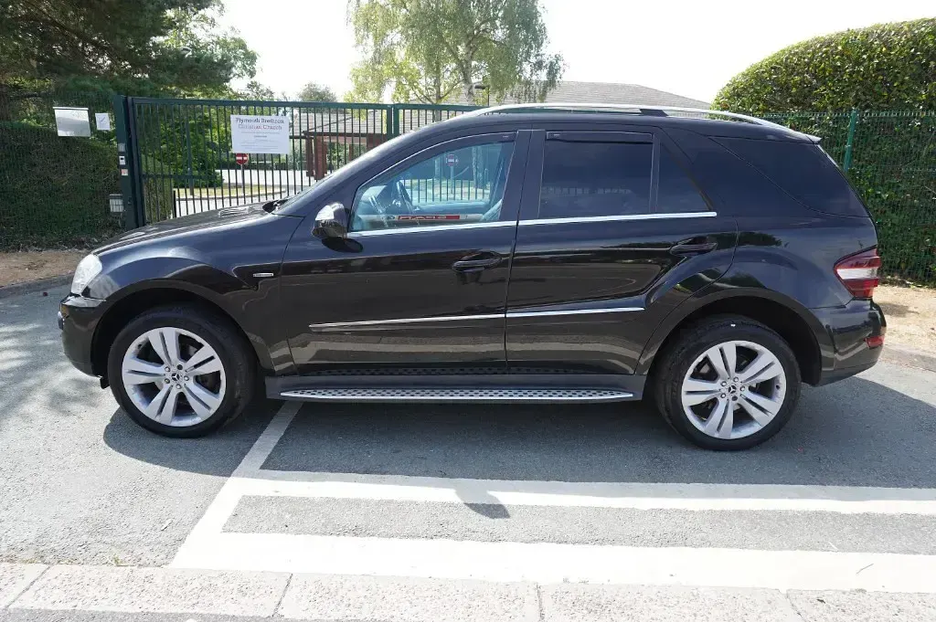 Used Mercedes ML300 2009 Black SUV