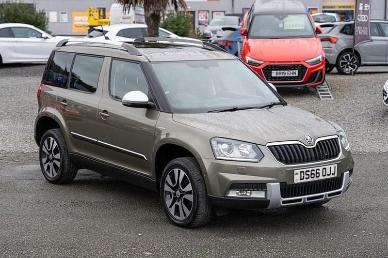 Used Skoda Yeti LAURIN & KLEMENT 150 HP (110 kW) 2016 Green SUV