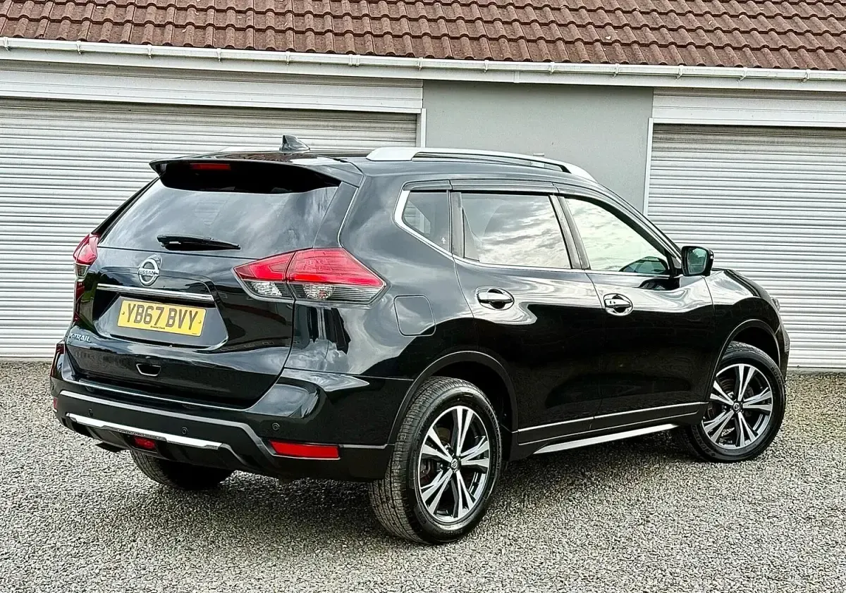Used Nissan X-Trail N-Connecta 130 HP (95 kW) 2017 Black SUV