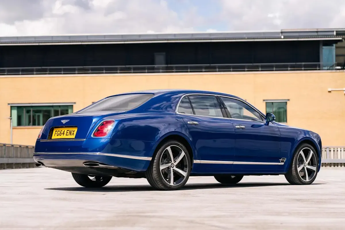Used Bentley Mulsanne 512 HP (376 kW) 2015 Blue Sedan