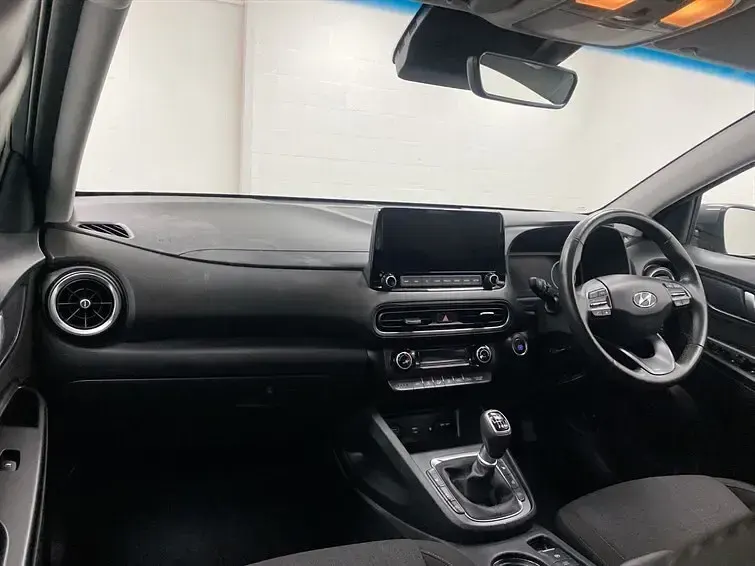 Used Hyundai Kona Premium 120 HP (88 kW) 2022 Grey SUV