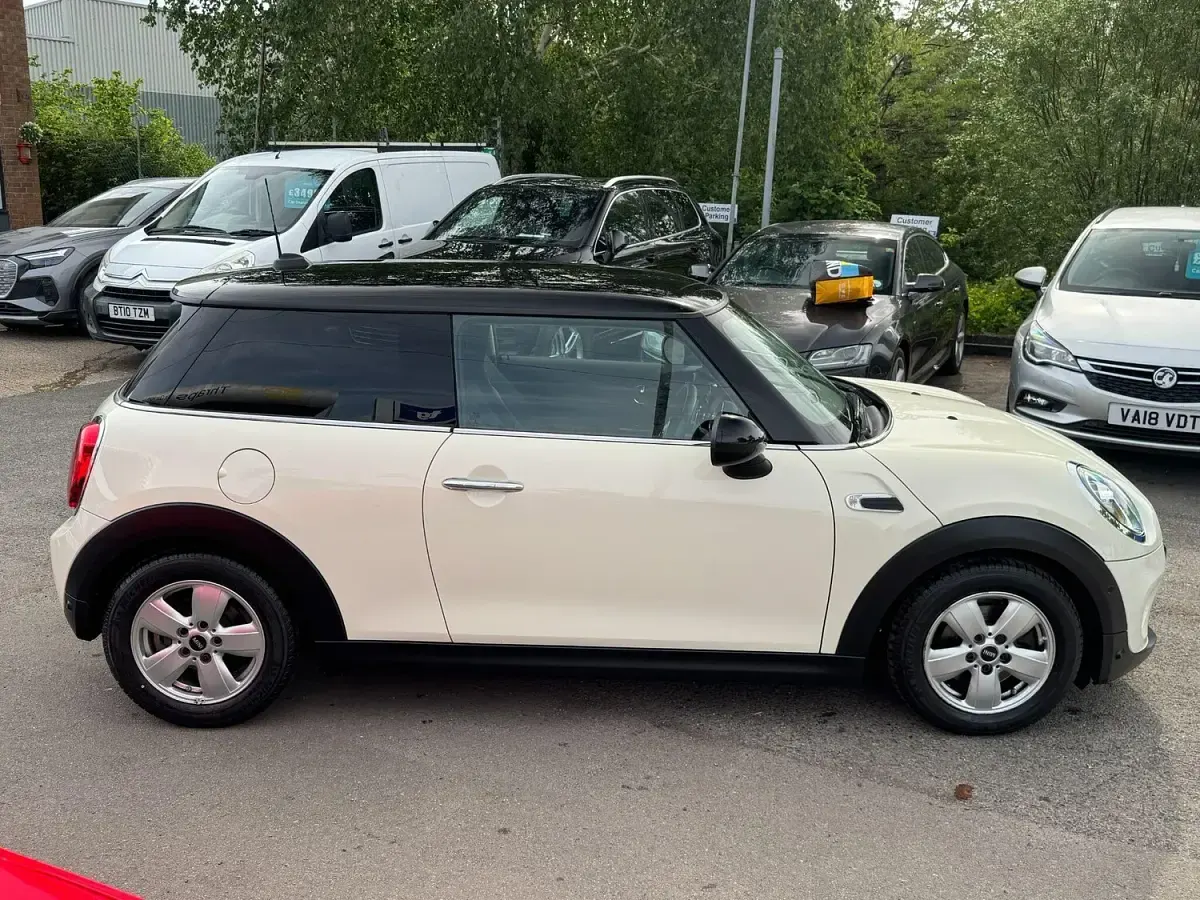 Used Mini Cooper Classic 2019 White Hatchback