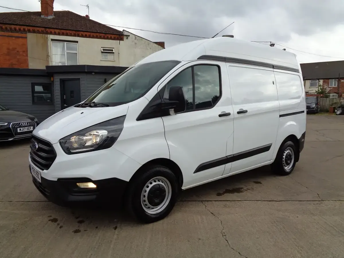 Used Ford Transit Custom 105 HP (77 kW) 2019 White Van